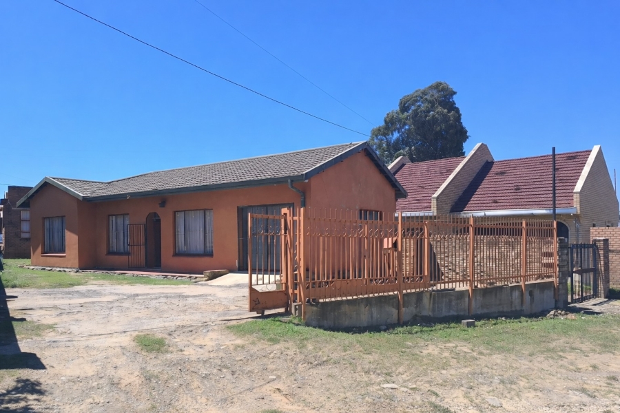 3 Bedroom Property for Sale in Phuthaditjhaba Free State